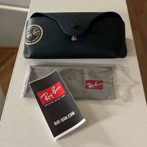 Brand new “Ray-Ban”Case(authentic,with card and cleaning cloth)for eyeglasses.🤍